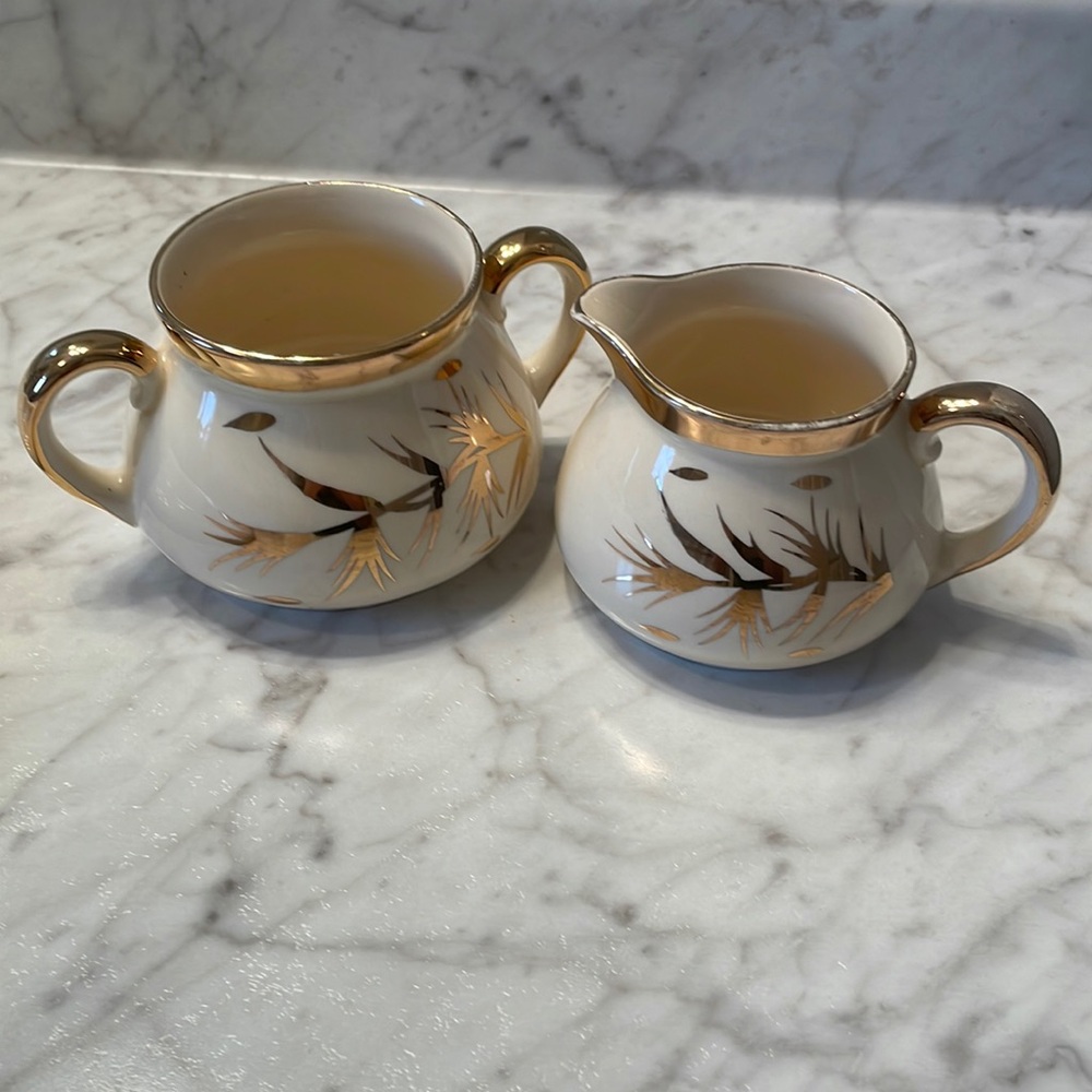 (*) *** GIBSONS *** Staffordshire, England CREAM and SUGAR